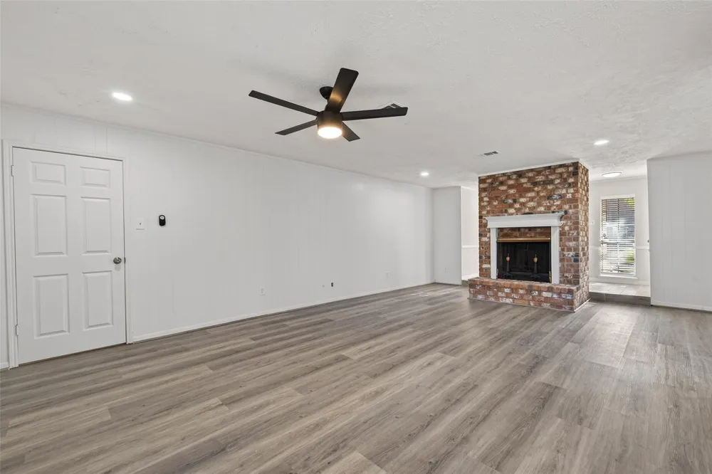 6038 Greenmont Drive Houston, TX 77092