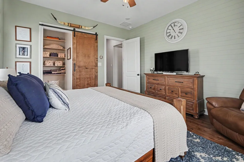 184 Randi Road Bellville, TX 77418