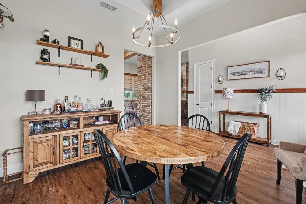 184 Randi Road Bellville, TX 77418