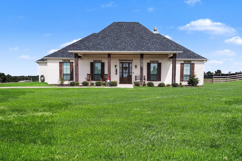 184 Randi Road Bellville, TX 77418
