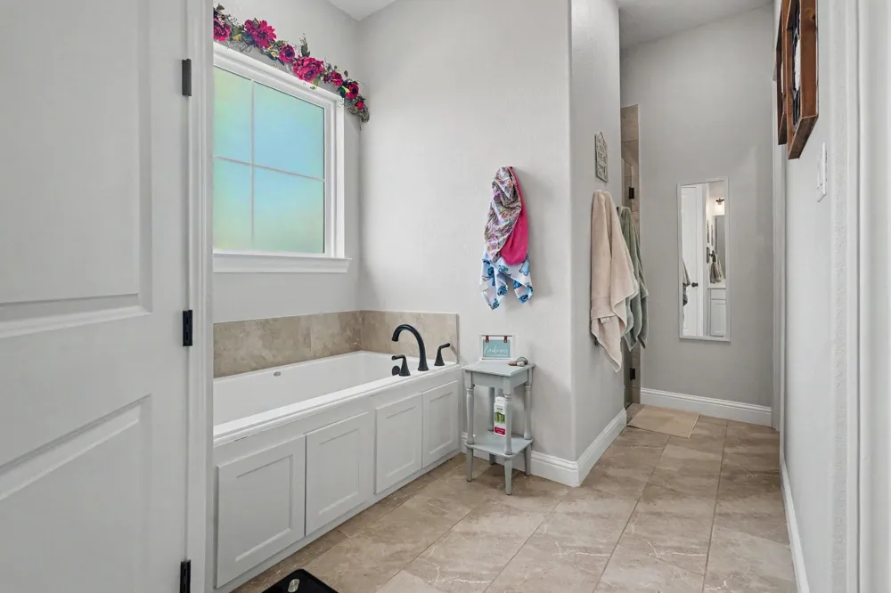 184 Randi Road Bellville, TX 77418
