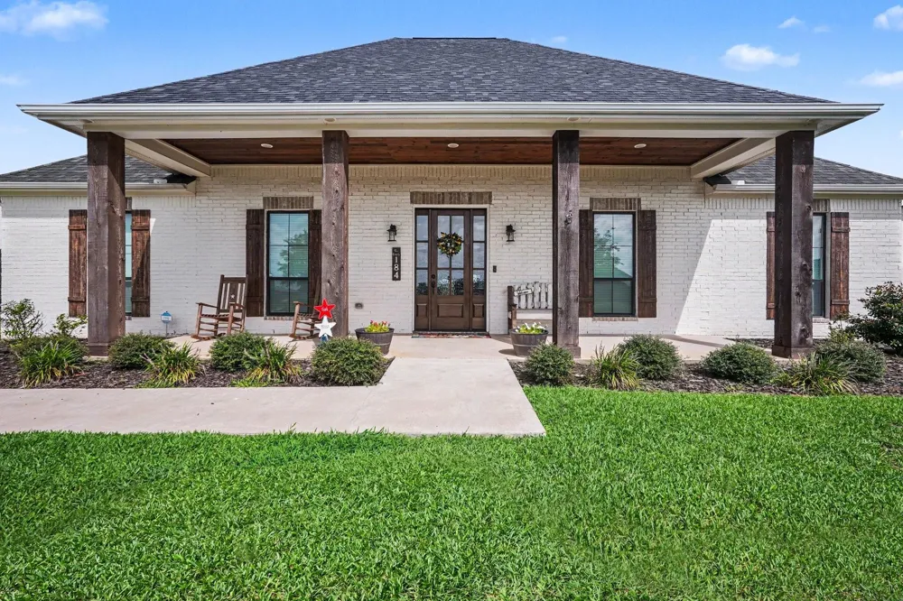 184 Randi Road Bellville, TX 77418