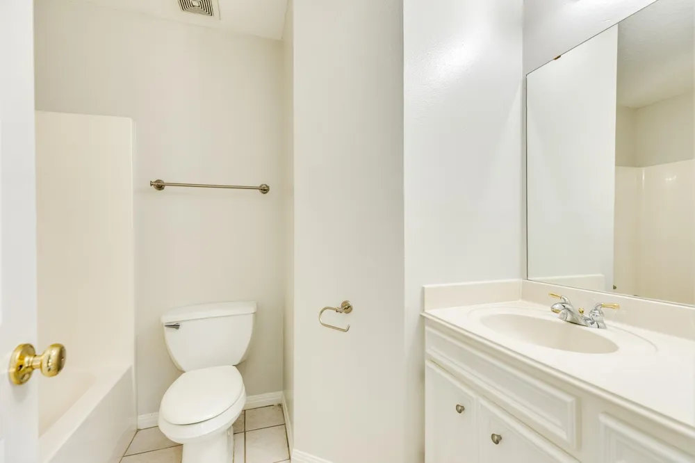 105 Washington Avenue Clute, TX 77531