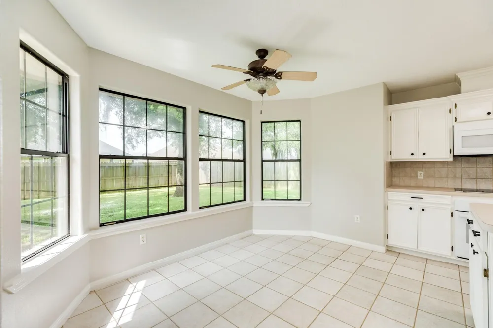 105 Washington Avenue Clute, TX 77531
