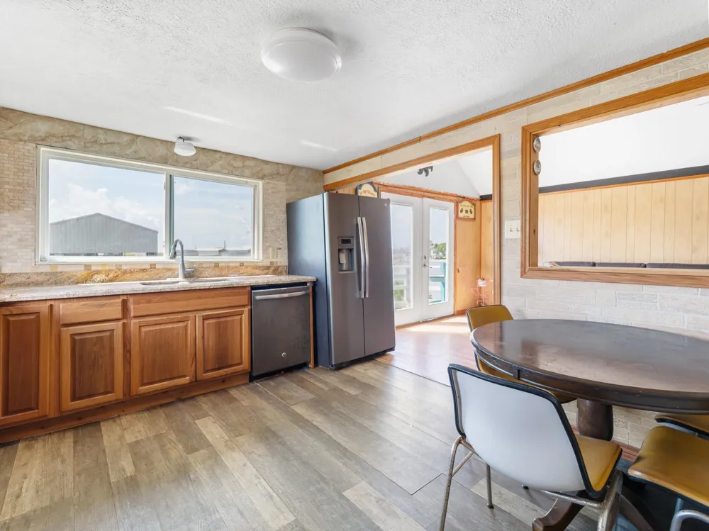 2238 County Road 201 Sargent, TX 77414