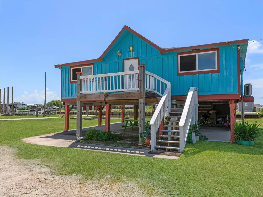 2238 County Road 201 Sargent, TX 77414