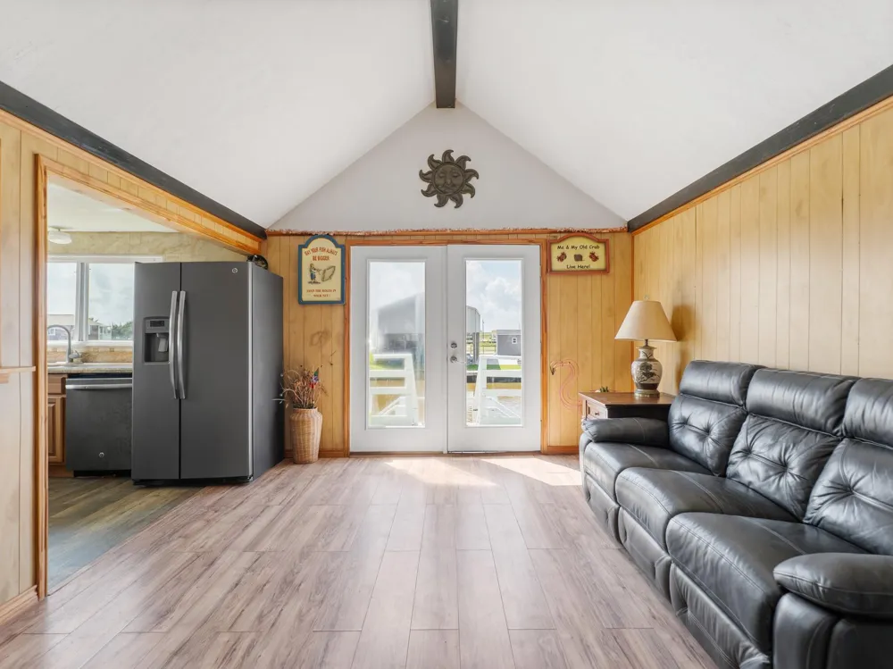 2238 County Road 201 Sargent, TX 77414