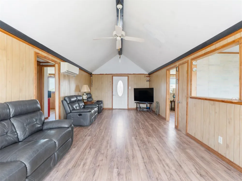 2238 County Road 201 Sargent, TX 77414
