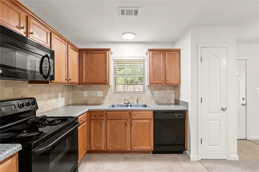 5058 Jonesboro Road #G49 Union City, GA 30291