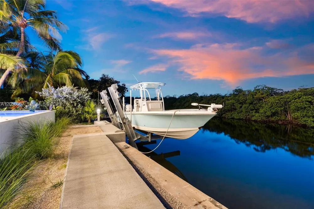 77350 Overseas Hwy Islamorada, FL 33036