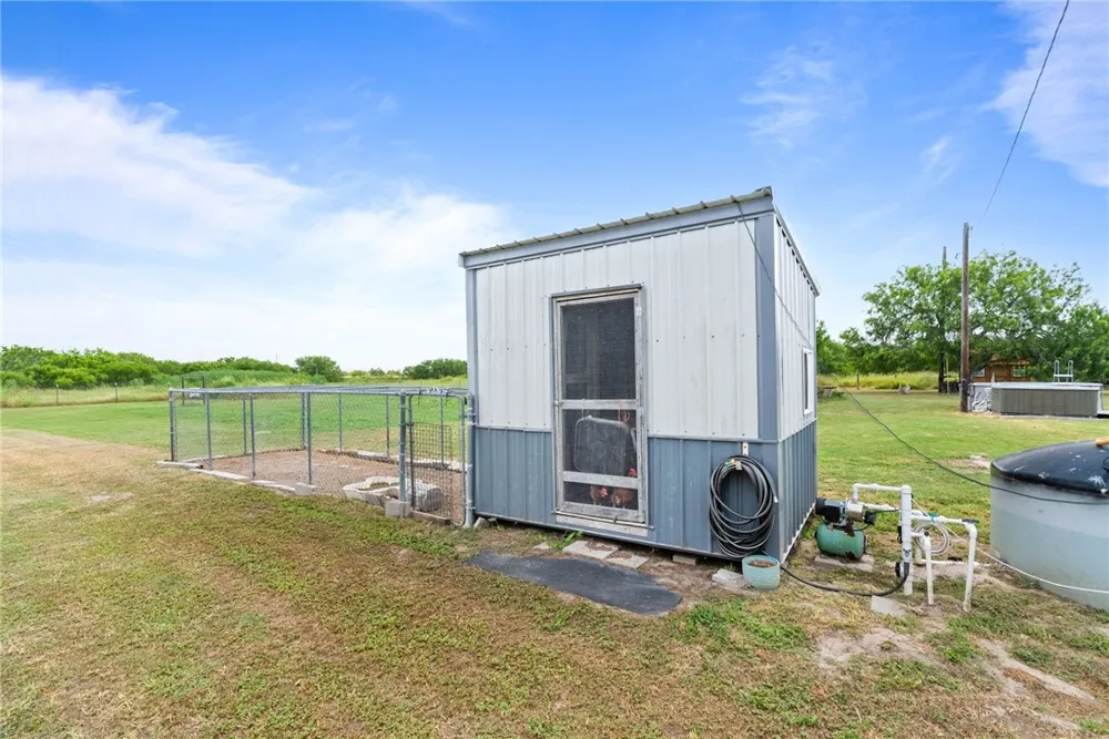 434 E County Road 2270 Riviera, TX 78379