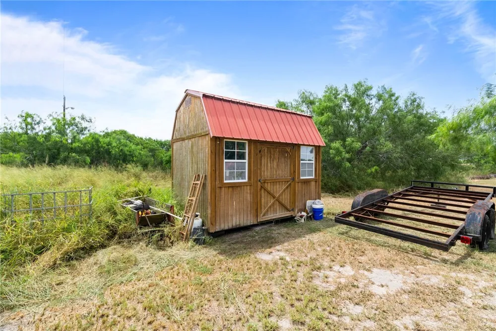 434 E County Road 2270 Riviera, TX 78379