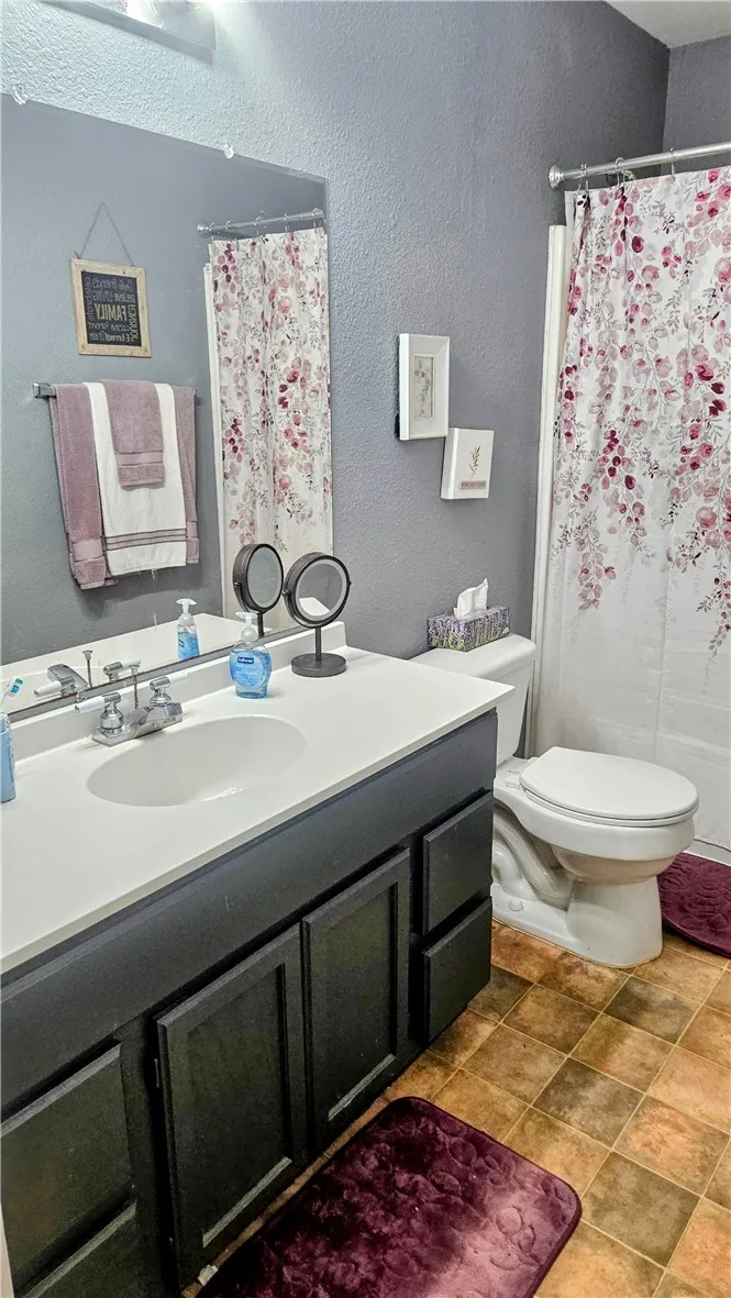718 Seabreeze Street Alice, TX 78332
