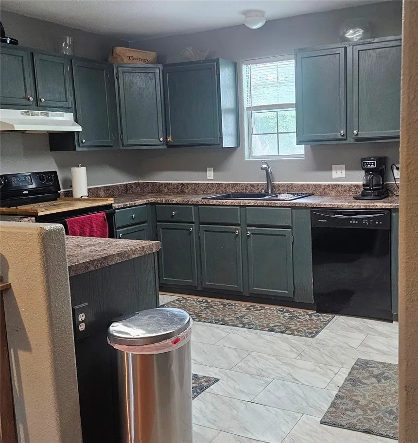 718 Seabreeze Street Alice, TX 78332