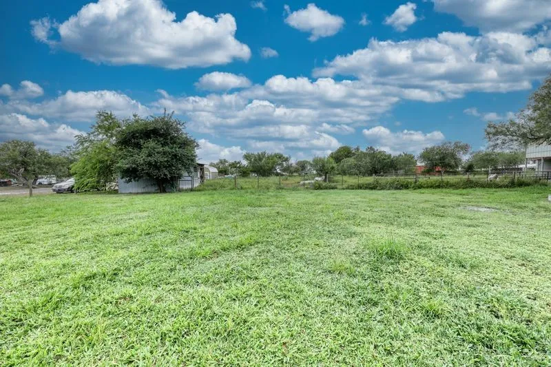 4005 Ridge Trail Dr. Robstown, TX 78380