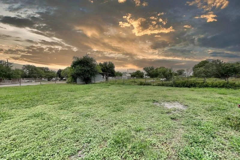 4005 Ridge Trail Dr. Robstown, TX 78380
