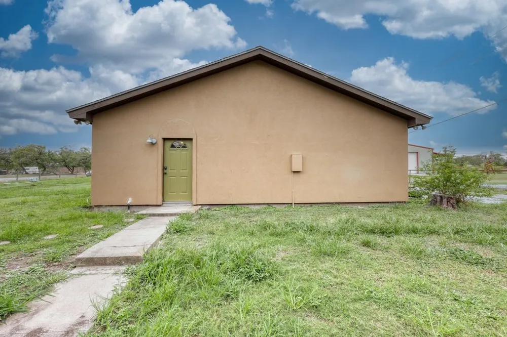 4005 Ridge Trail Dr. Robstown, TX 78380