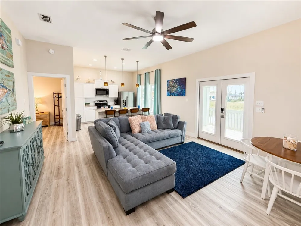 195 Paradise Drive Rockport, TX 78382