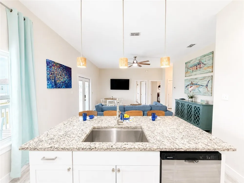 195 Paradise Drive Rockport, TX 78382