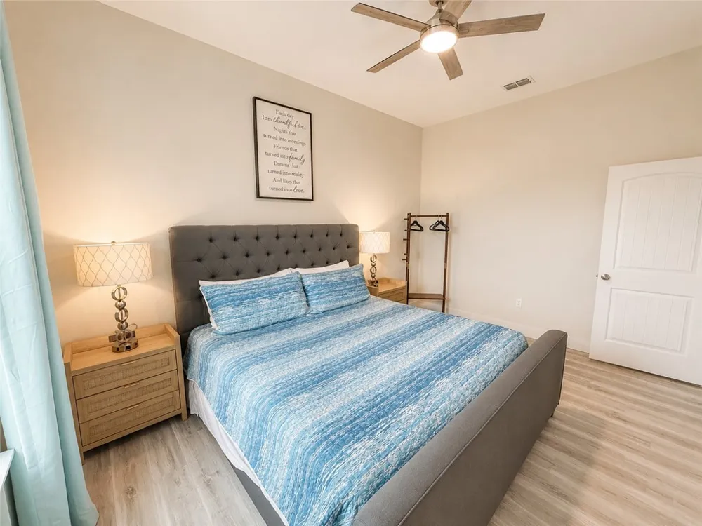 195 Paradise Drive Rockport, TX 78382