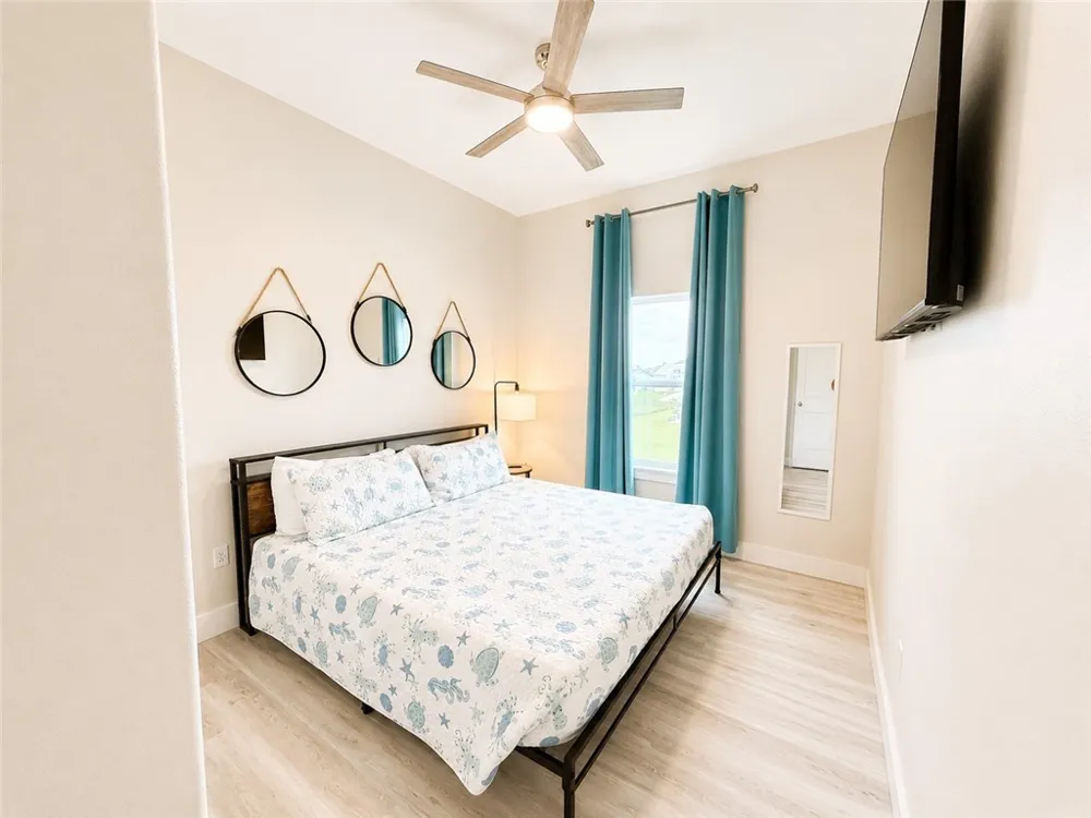 195 Paradise Drive Rockport, TX 78382