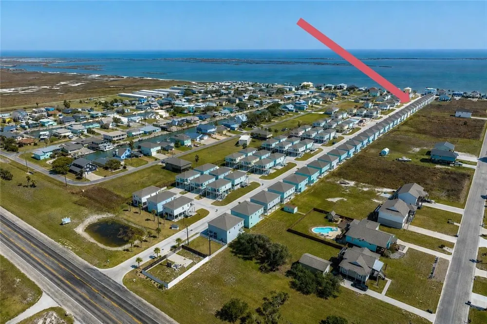 195 Paradise Drive Rockport, TX 78382