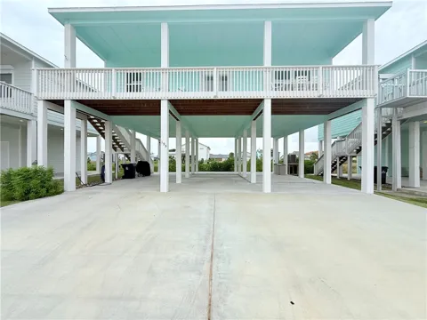 195 Paradise Drive