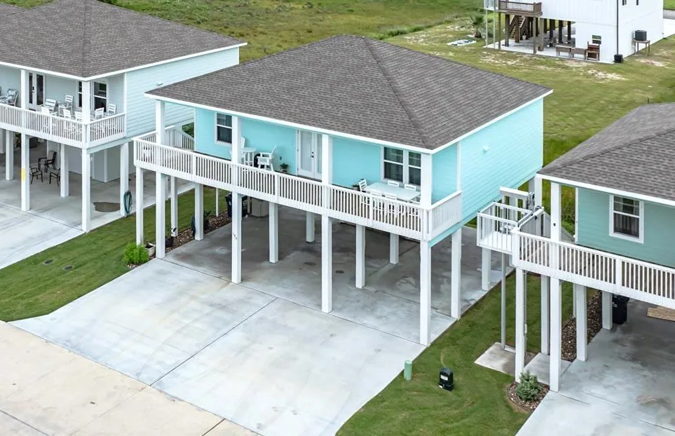 195 Paradise Drive Rockport, TX 78382
