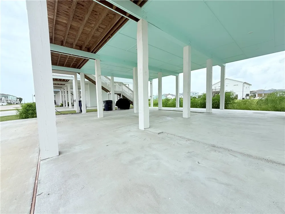 195 Paradise Drive Rockport, TX 78382