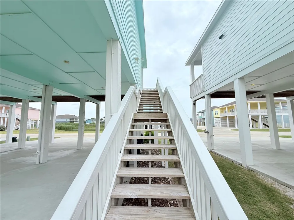 195 Paradise Drive Rockport, TX 78382