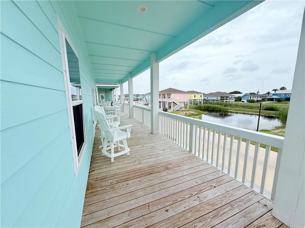 195 Paradise Drive Rockport, TX 78382