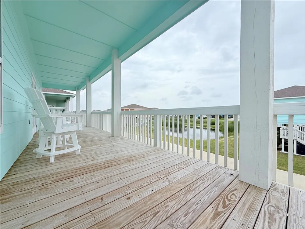 195 Paradise Drive Rockport, TX 78382