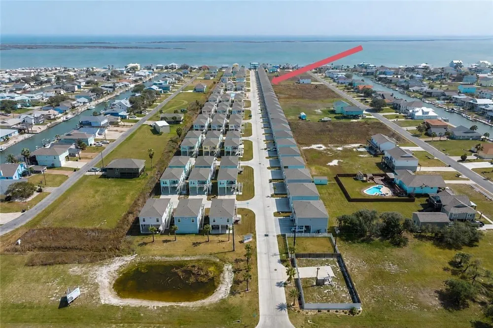 195 Paradise Drive Rockport, TX 78382