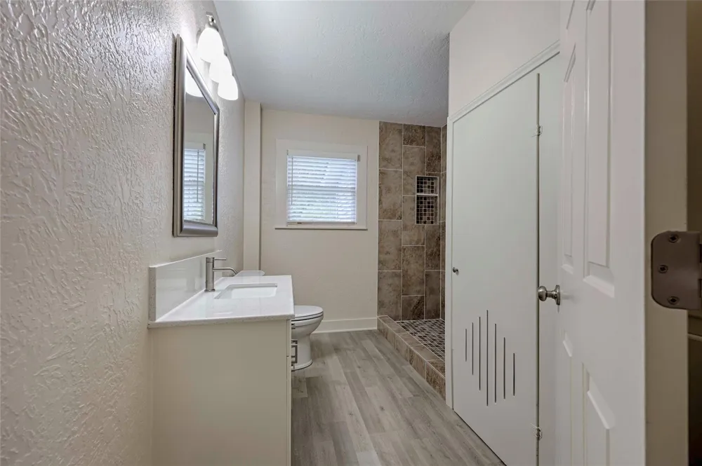 903 Glendale Street Hallettsville, TX 77964
