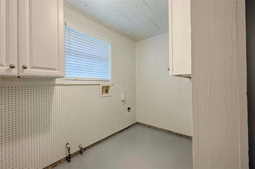 903 Glendale Street Hallettsville, TX 77964