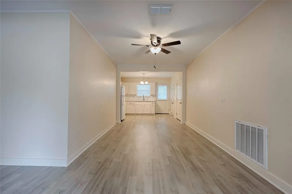 903 Glendale Street Hallettsville, TX 77964