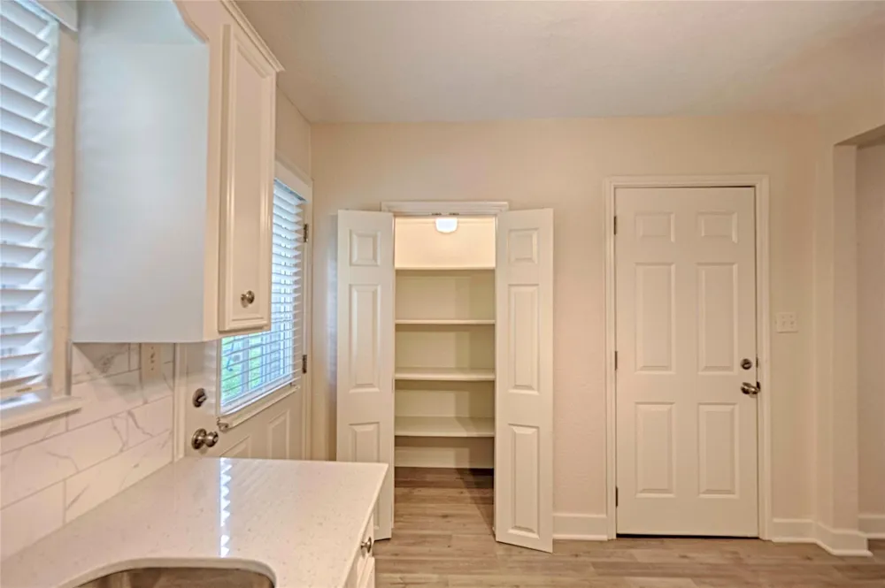 903 Glendale Street Hallettsville, TX 77964
