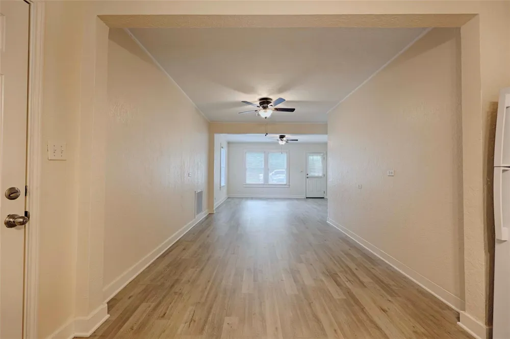 903 Glendale Street Hallettsville, TX 77964