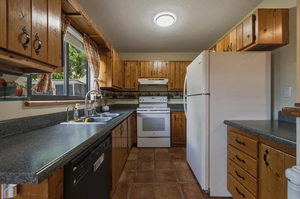 3274 NW 104TH TERRACE Sunrise, FL 33351