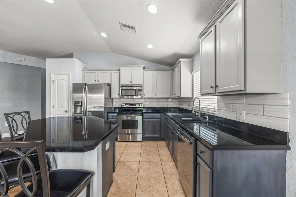 14358 EDINBURGH MOOR DRIVE Wimauma, FL 33598
