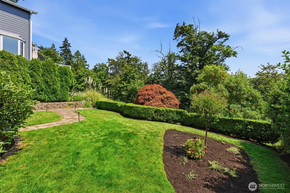 12036 89th Place NE Kirkland, WA 98034