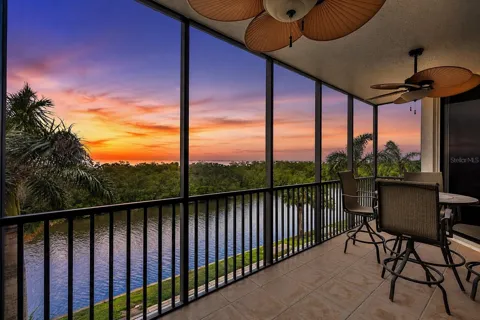 3329 SUNSET KEY CIRCLE #204