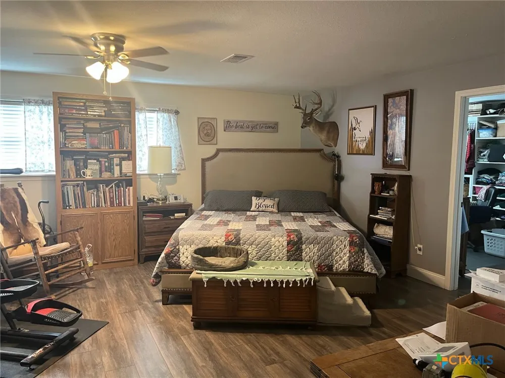 11 Ridgewood Drive Morgans Point Resort, TX 76513