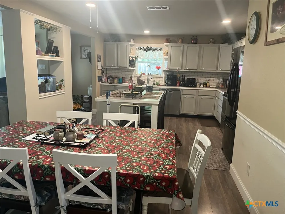 11 Ridgewood Drive Morgans Point Resort, TX 76513