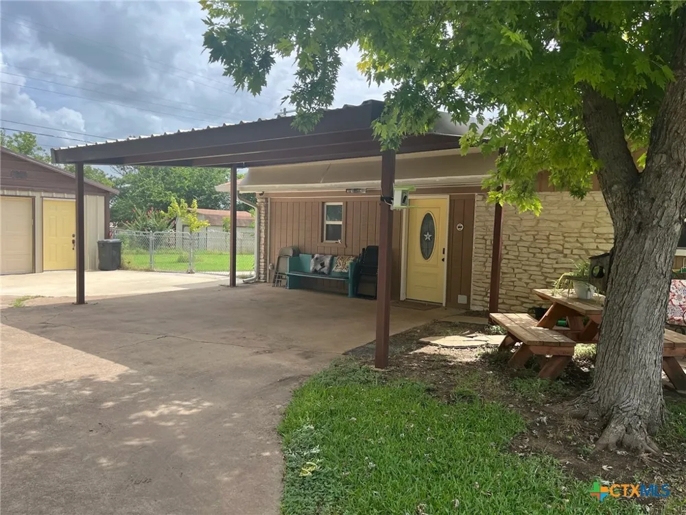 11 Ridgewood Drive Morgans Point Resort, TX 76513