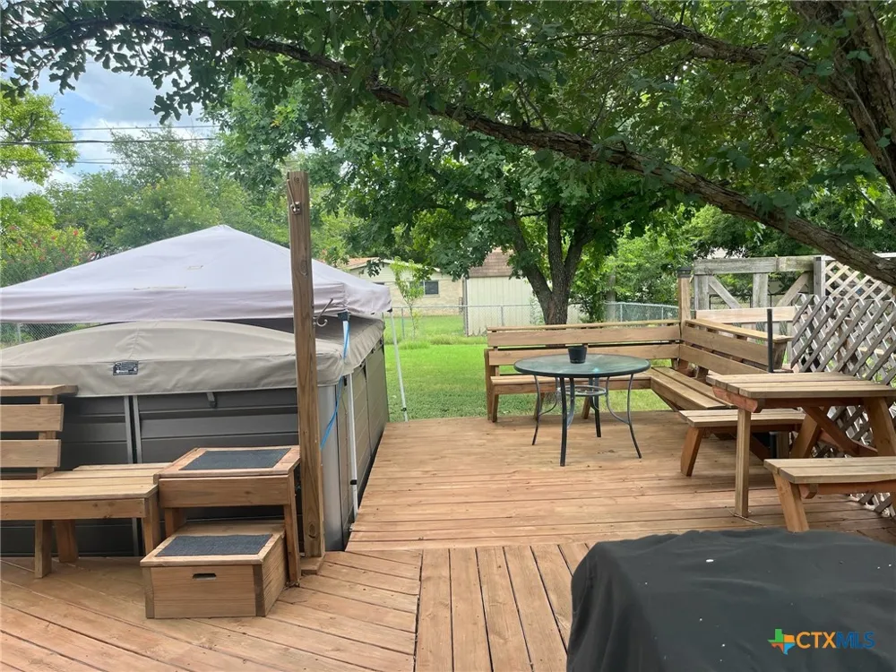 11 Ridgewood Drive Morgans Point Resort, TX 76513