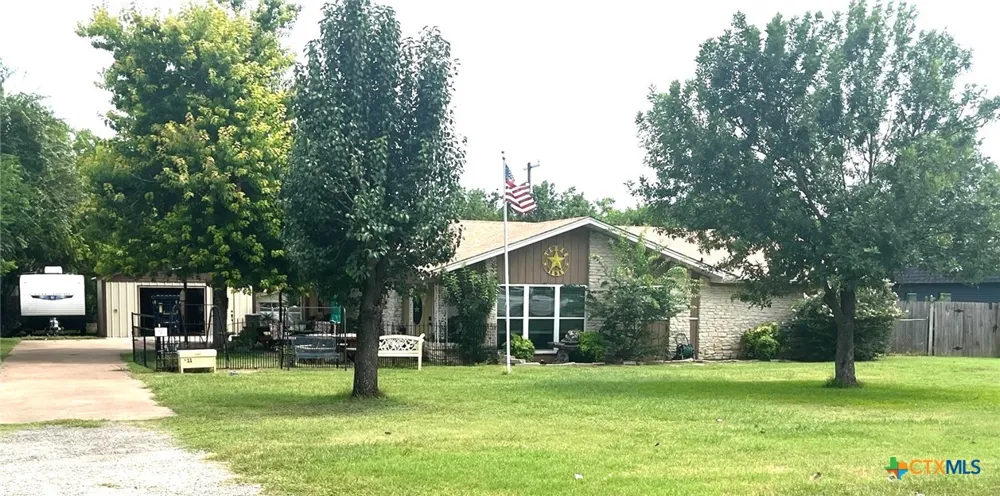 11 Ridgewood Drive Morgans Point Resort, TX 76513