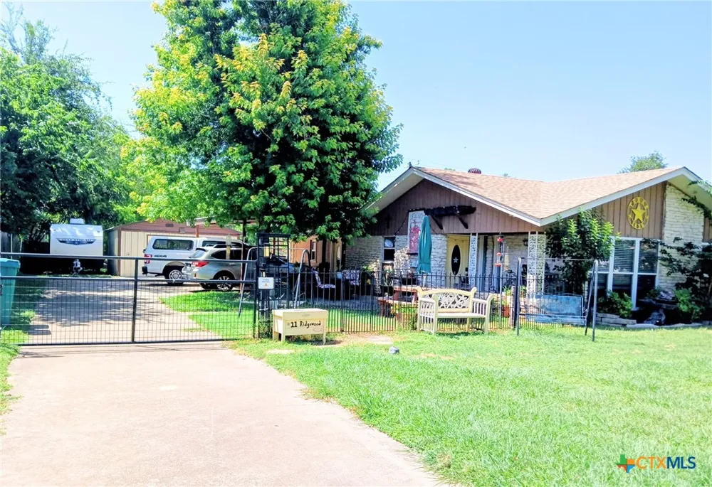 11 Ridgewood Drive Morgans Point Resort, TX 76513