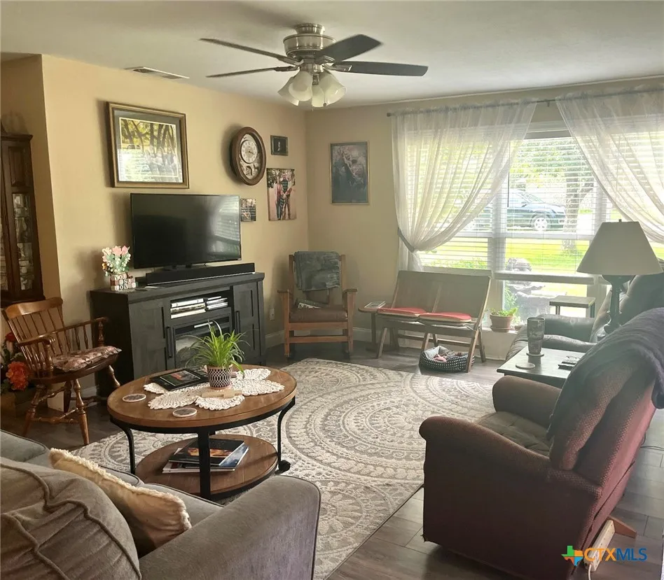 11 Ridgewood Drive Morgans Point Resort, TX 76513