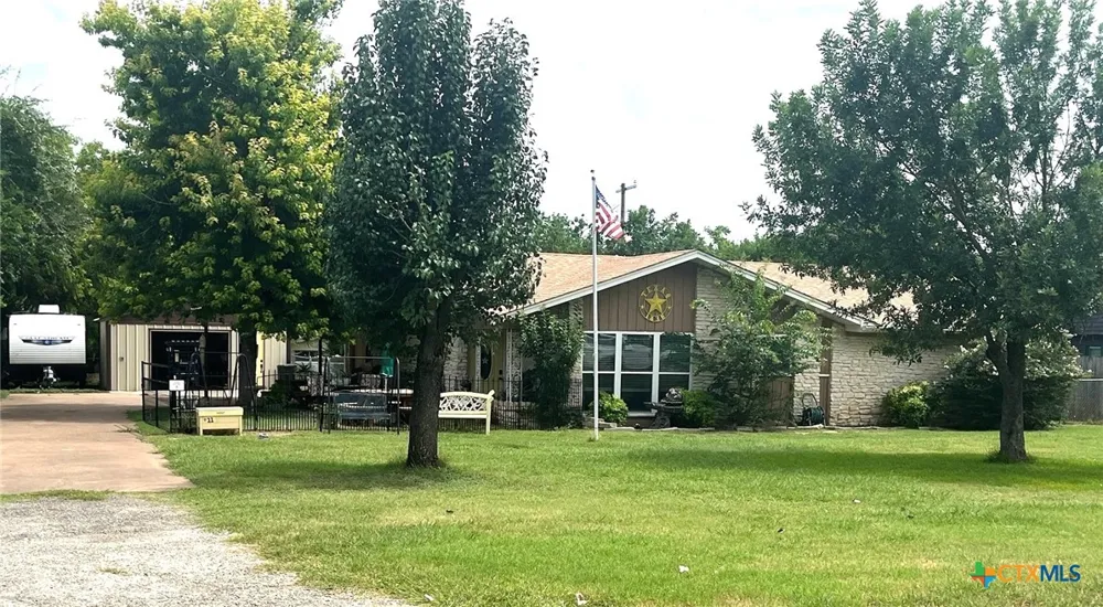 11 Ridgewood Drive Morgans Point Resort, TX 76513